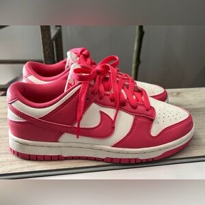 Pink Nikes Dunks size 7